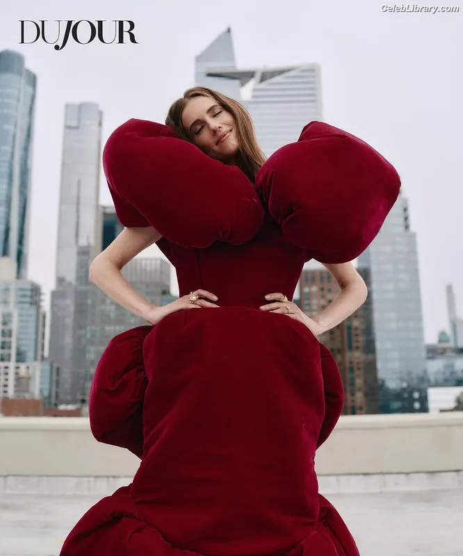 Allison Williams photo 10 of 107