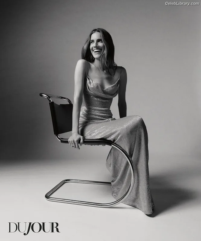 Allison Williams photo 17 of 107