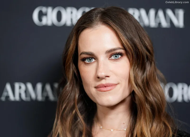 Allison Williams photo 13 of 107