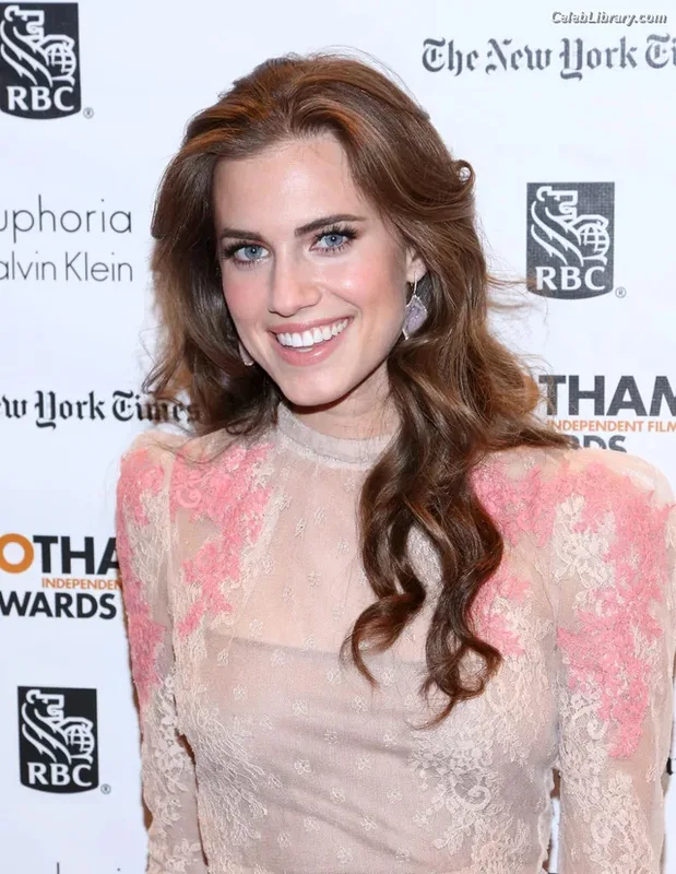 Allison Williams photo 23 of 107