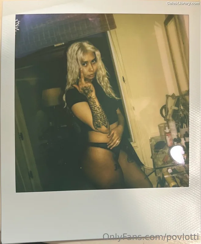 Ally Lotti photo 21 of 420
