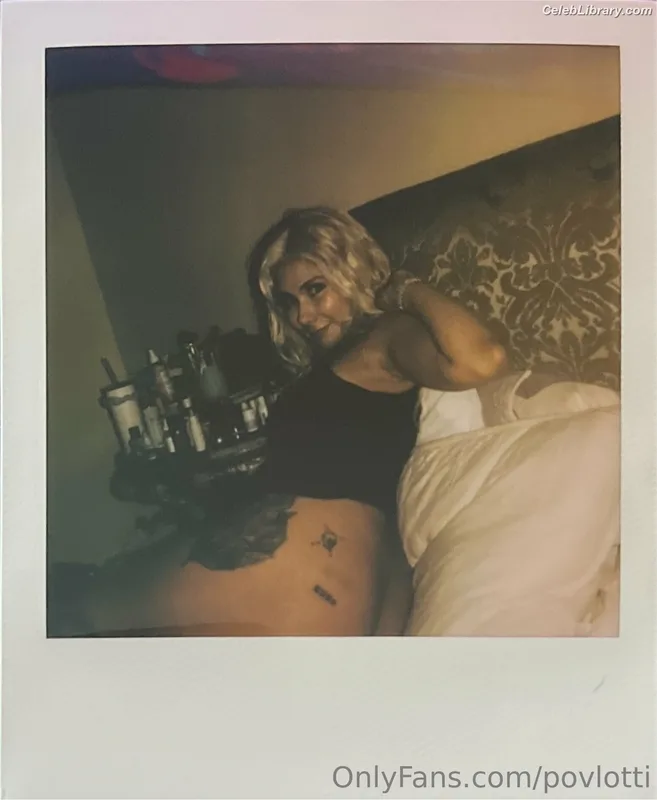 Ally Lotti photo 20 of 420