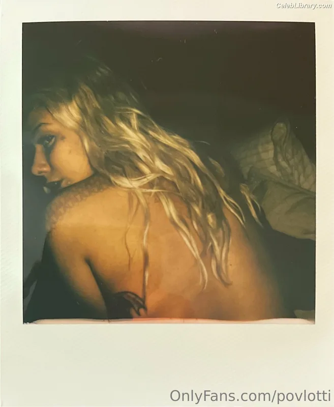 Ally Lotti photo 5 of 420