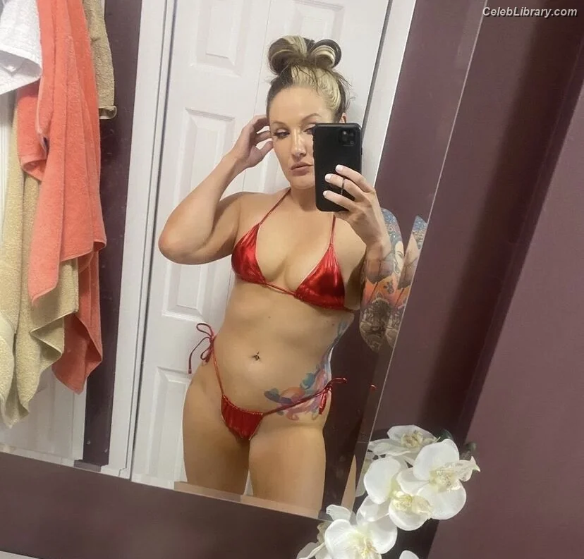 Allysin Kay photo 8 of 435