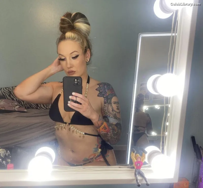 Allysin Kay photo 7 of 436