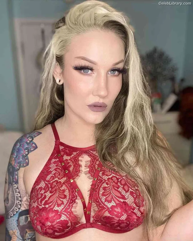 Allysin Kay photo 2 of 436