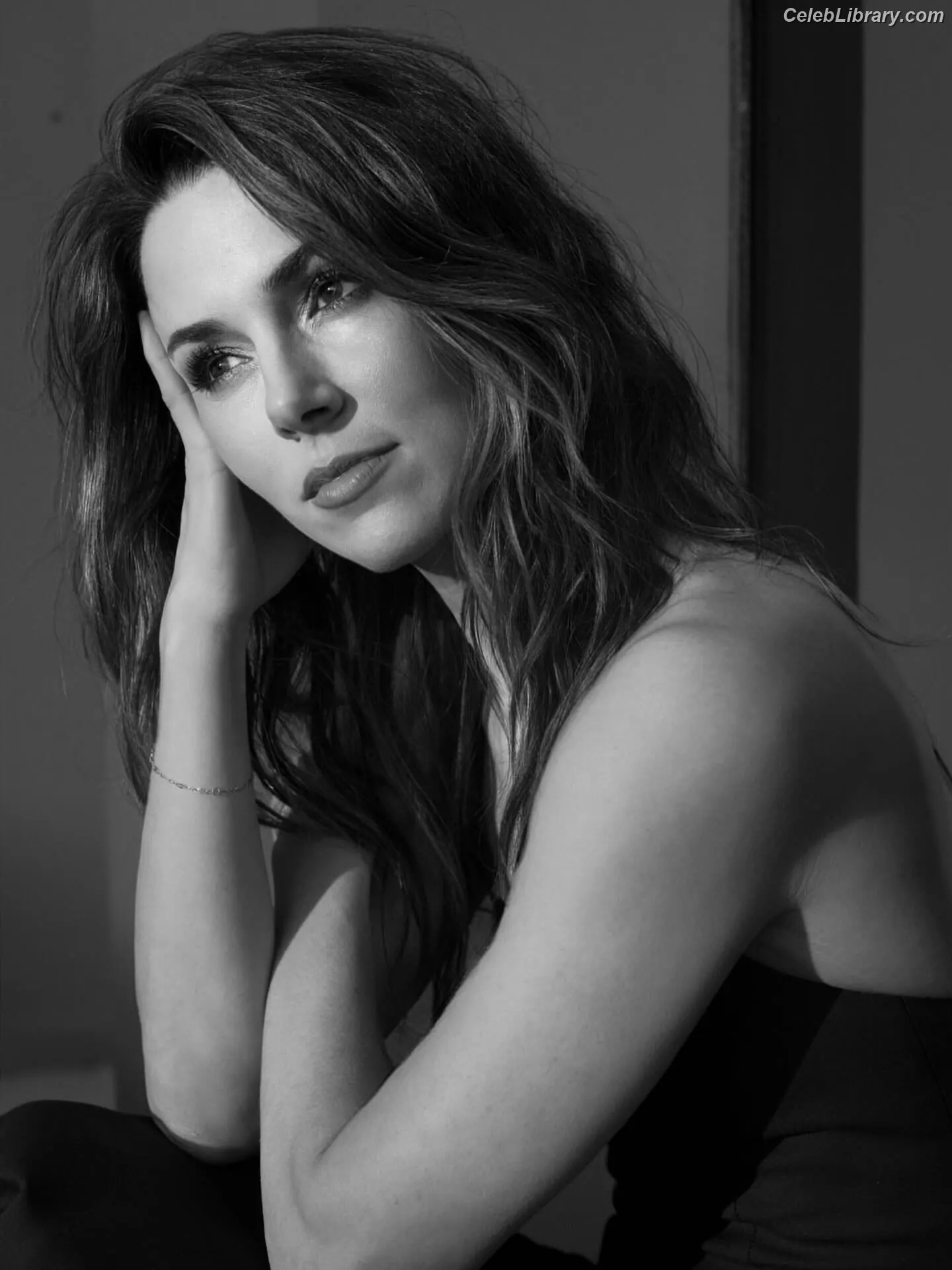 Alona Tal photo 15 of 47