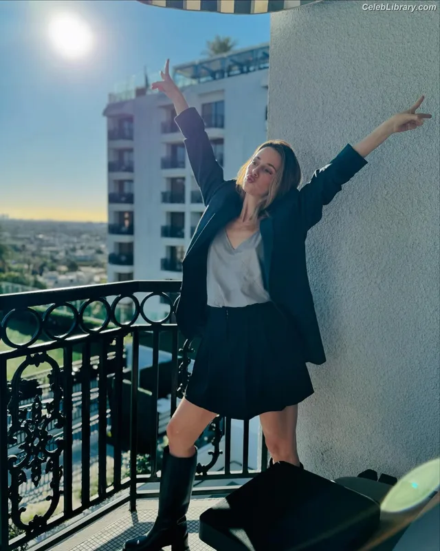Alona Tal photo 10 of 48