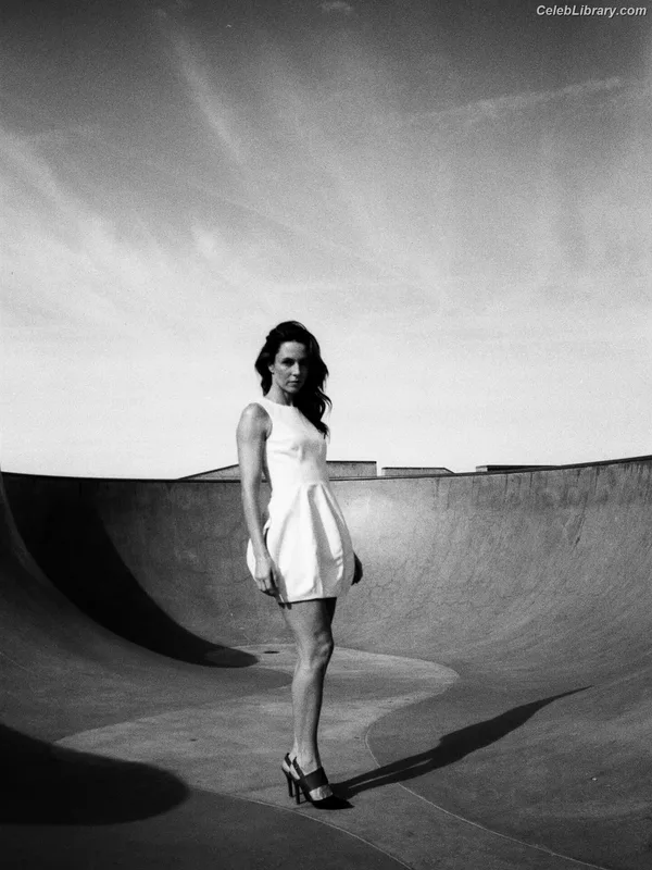 Alona Tal photo 16 of 48