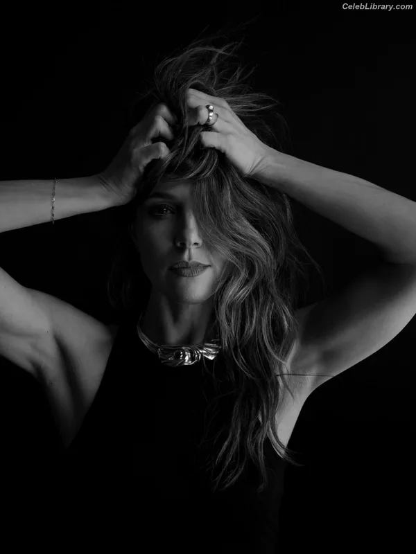 Alona Tal photo 17 of 48
