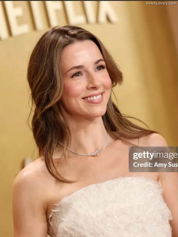 Alona Tal photo 16 of 48