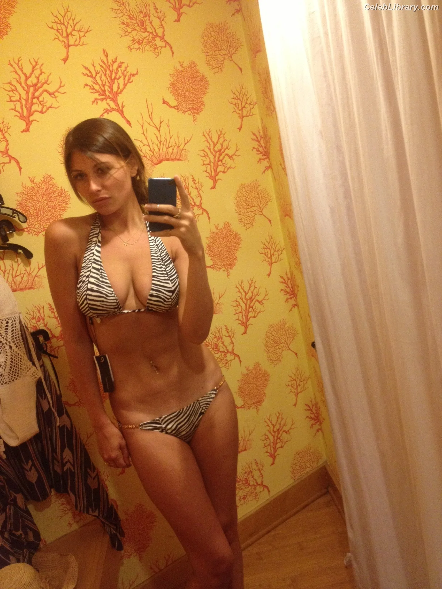 Aly Michalka photo 24 of 293