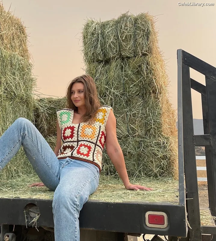 Aly Michalka photo 10 of 294