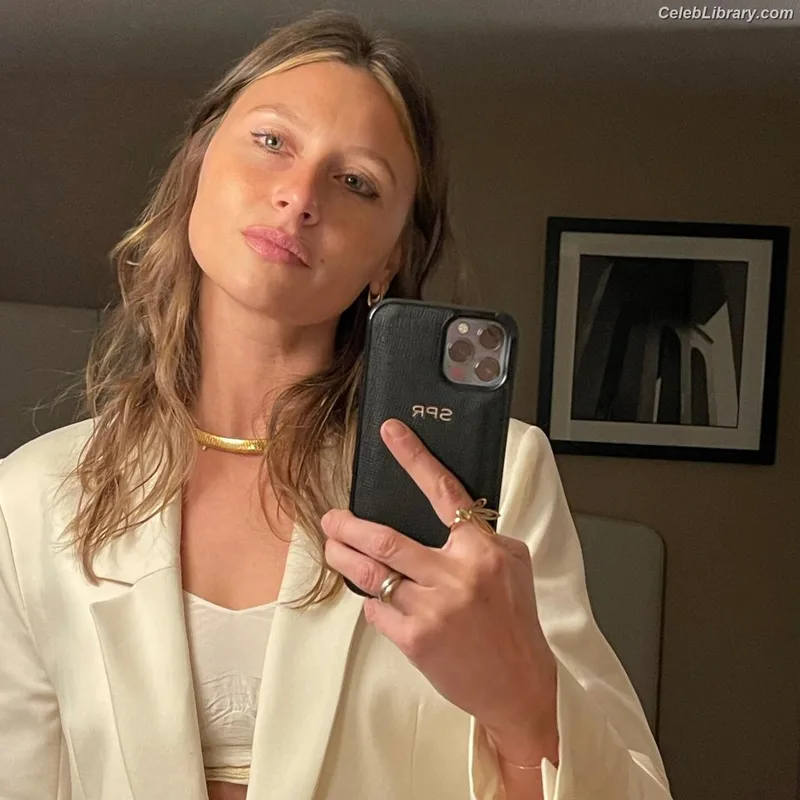 Aly Michalka photo 22 of 294