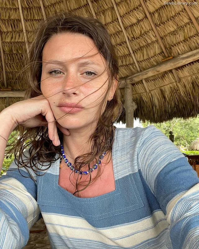 Aly Michalka photo 24 of 294
