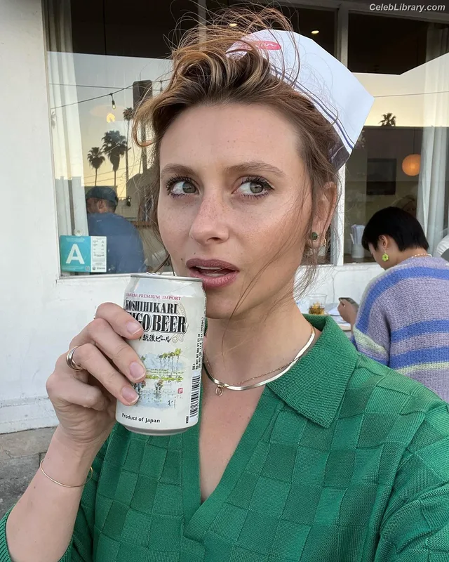 Aly Michalka photo 16 of 294