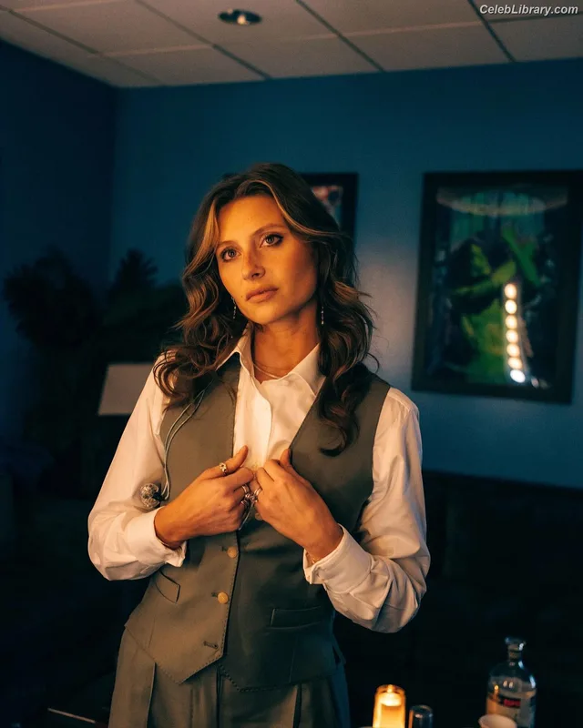 Aly Michalka photo 4 of 294