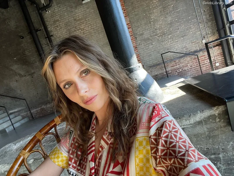 Aly Michalka photo 5 of 294