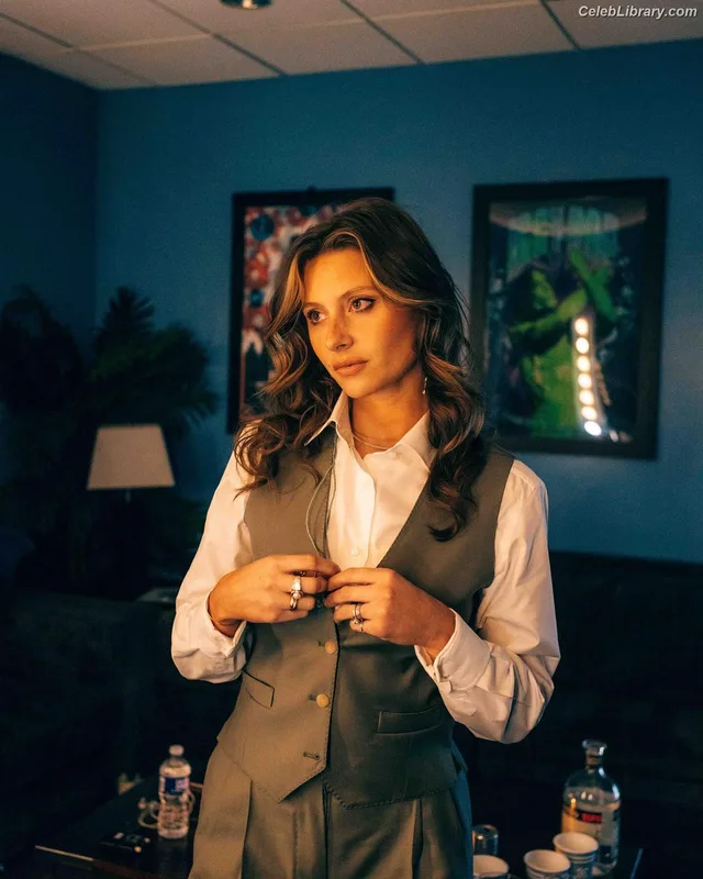 Aly Michalka photo 6 of 294