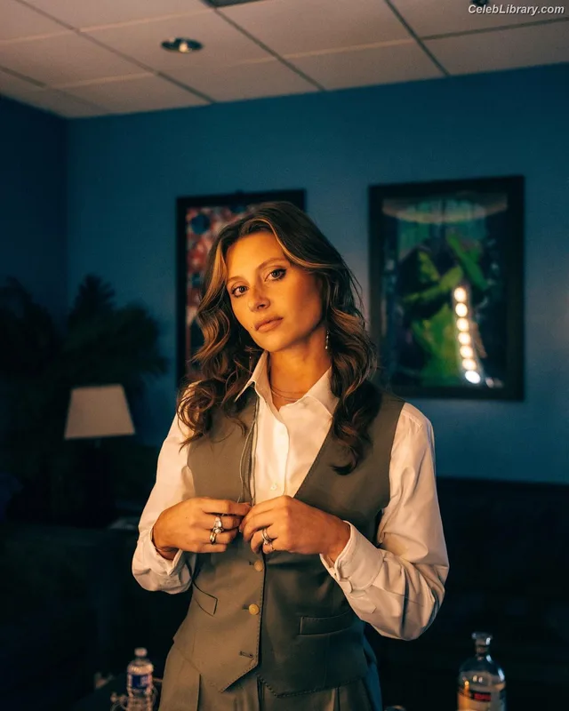 Aly Michalka photo 7 of 294