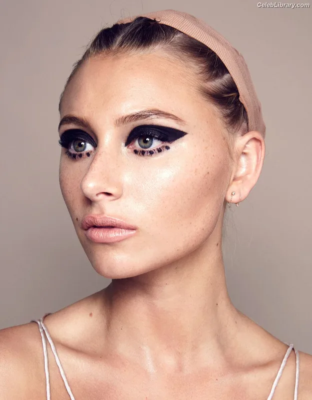 Aly Michalka photo 2 of 294