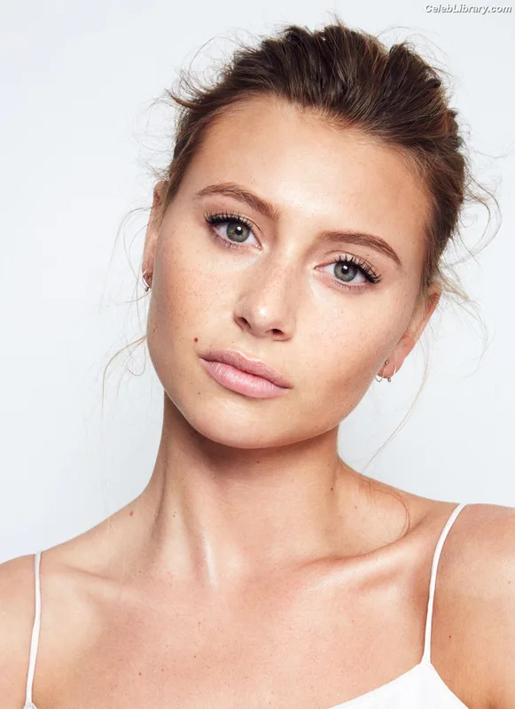 Aly Michalka photo 3 of 294