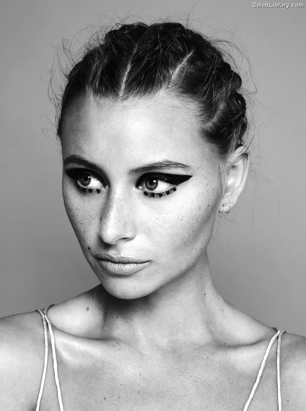 Aly Michalka photo 4 of 294
