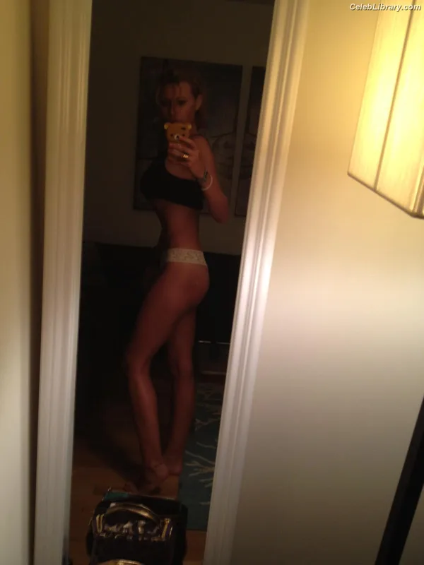 Aly Michalka photo 2 of 294