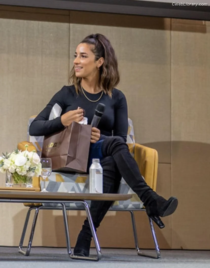 Aly Raisman photo 7 of 424