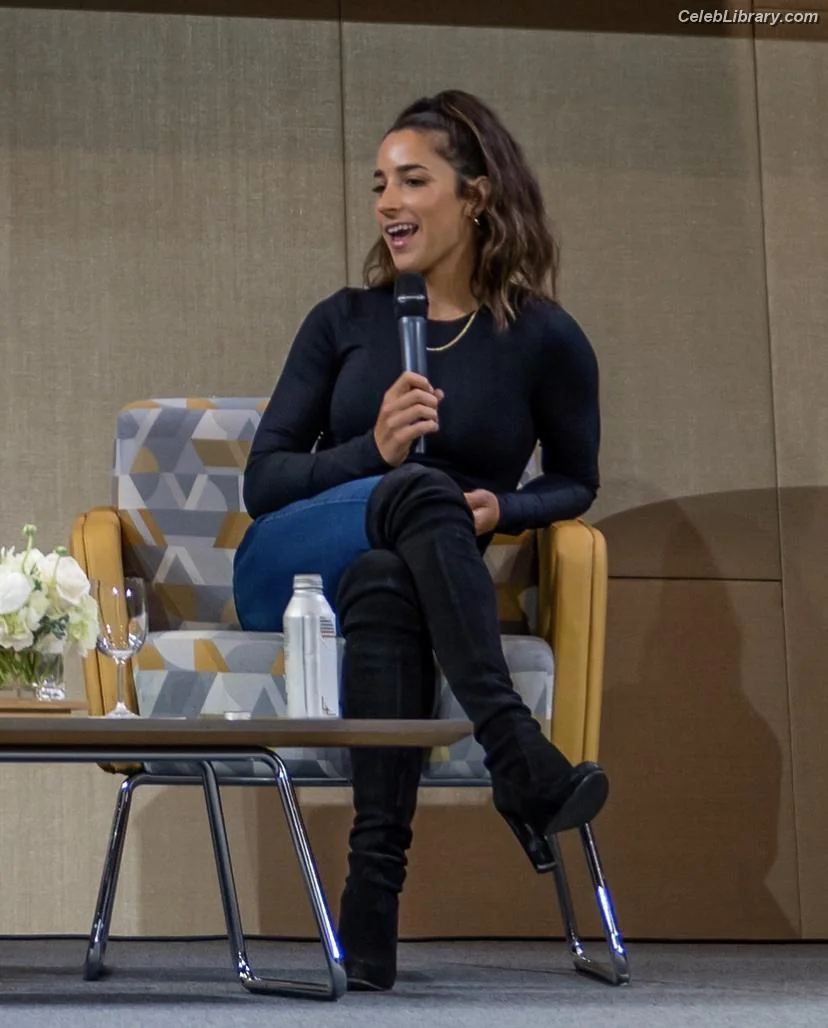 Aly Raisman photo 10 of 424