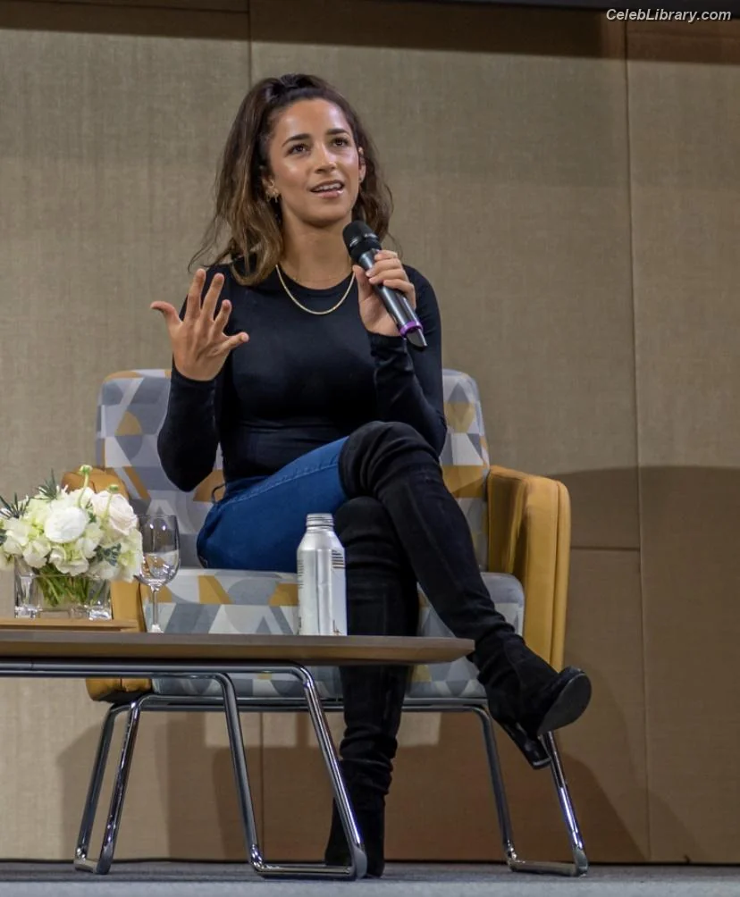 Aly Raisman photo 22 of 424