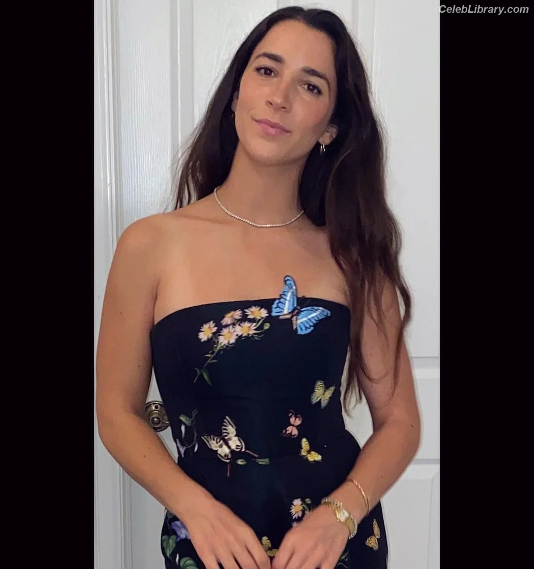 Aly Raisman photo 18 of 424