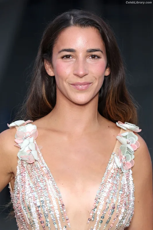 Aly Raisman photo 3 of 425