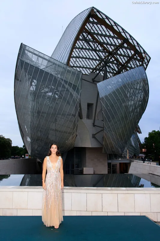 Aly Raisman photo 7 of 425