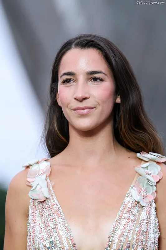 Aly Raisman photo 14 of 425