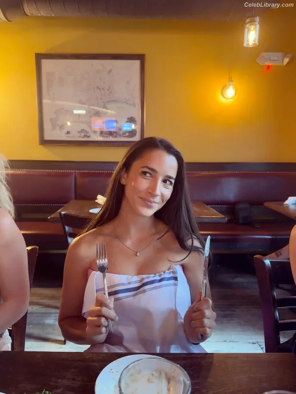 Aly Raisman photo 20 of 425