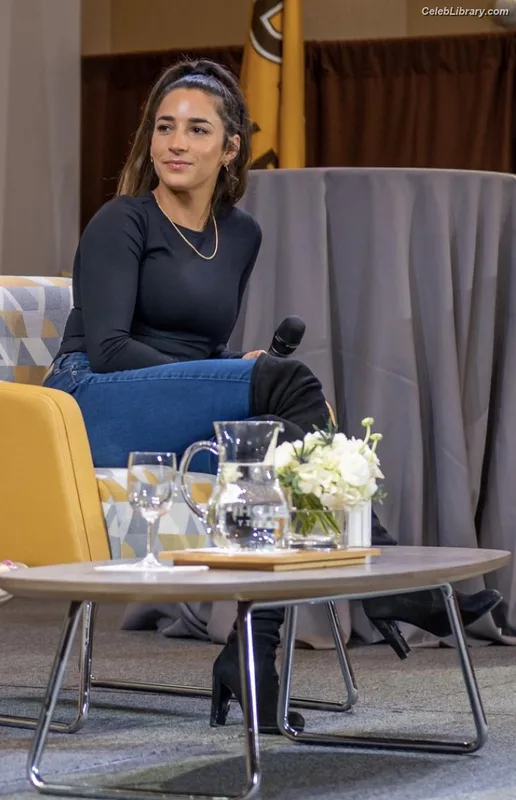 Aly Raisman photo 21 of 425