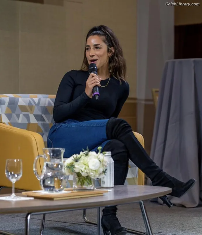 Aly Raisman photo 19 of 425