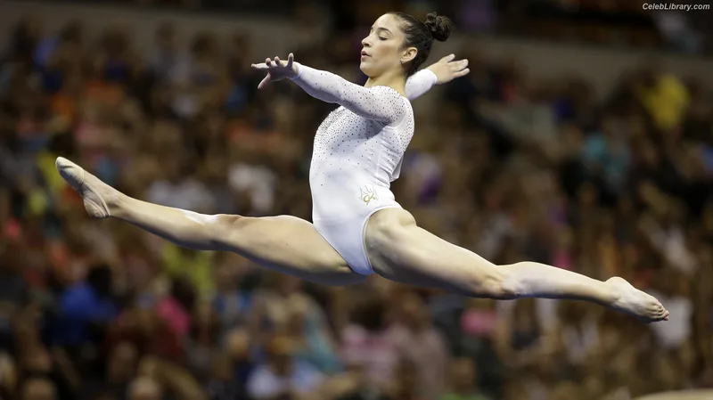 Aly Raisman photo 3 of 425