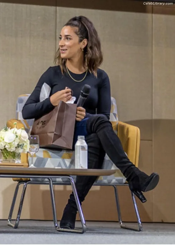 Aly Raisman photo 9 of 425