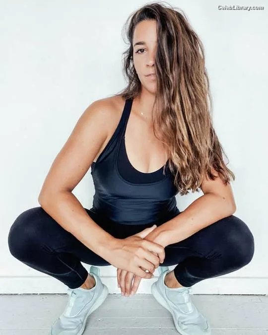 Aly Raisman photo 17 of 425