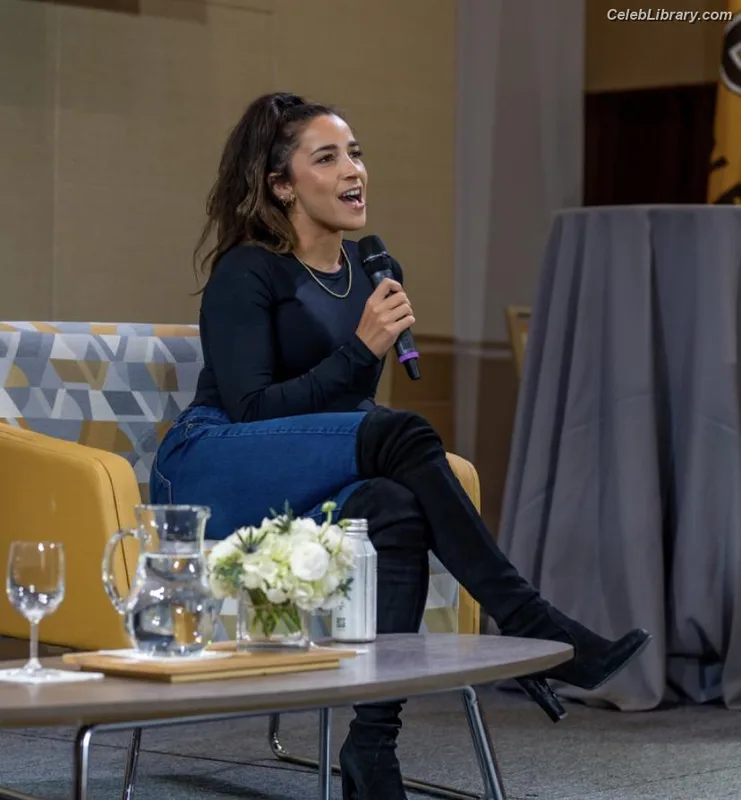 Aly Raisman photo 1 of 425