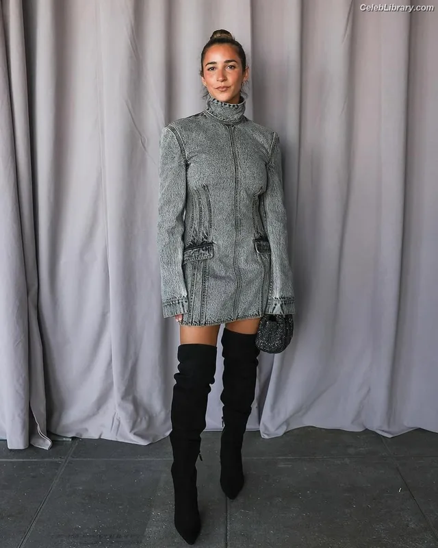 Aly Raisman photo 15 of 425