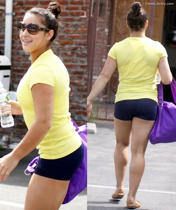 Aly Raisman photo 21 of 425