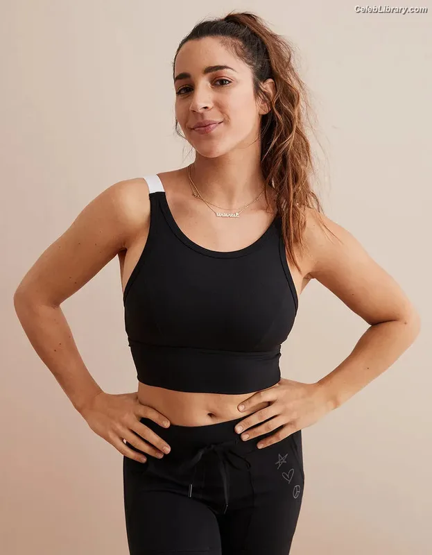 Aly Raisman photo 22 of 425