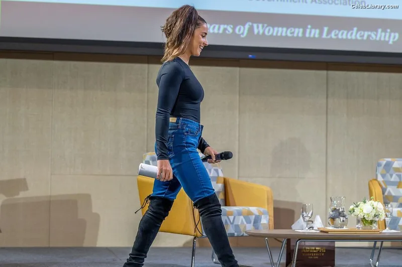 Aly Raisman photo 24 of 425