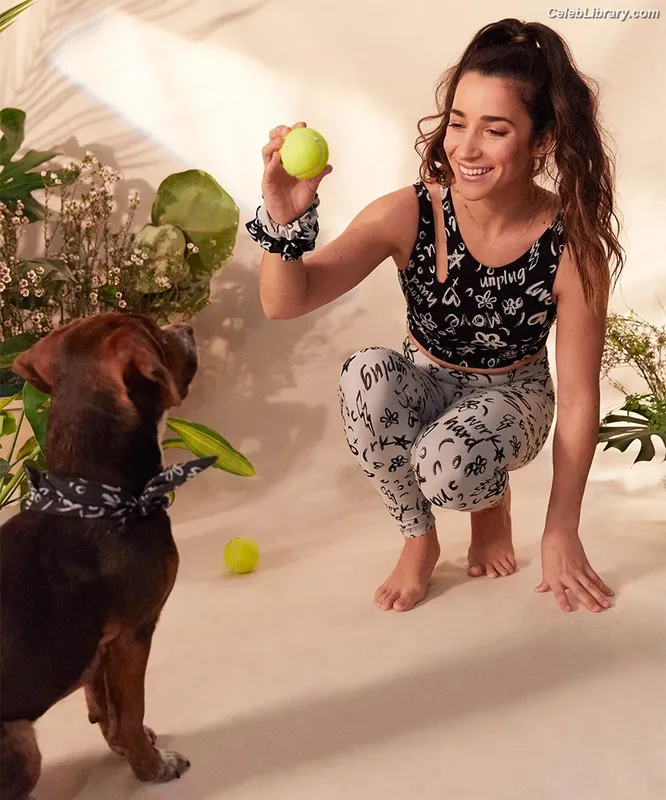 Aly Raisman photo 9 of 425