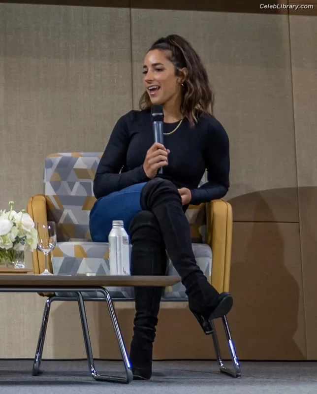 Aly Raisman photo 10 of 425