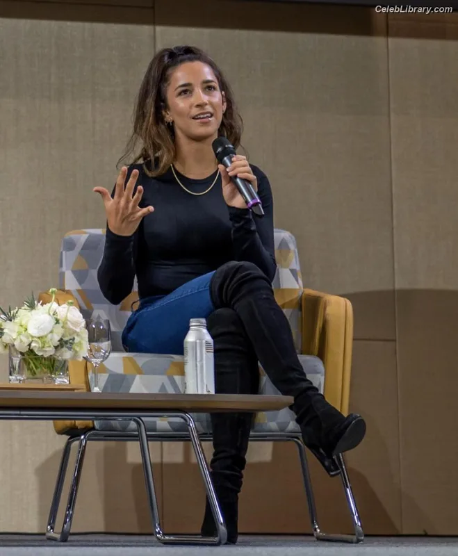 Aly Raisman photo 22 of 425