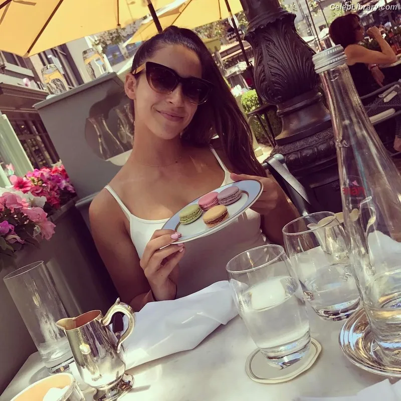 Aly Raisman photo 3 of 425